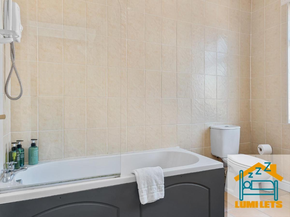 2Br Home In Barrow-In-Furness Sleeps 8 Close To Bae Systems, Hospital, Lakes Exterior photo